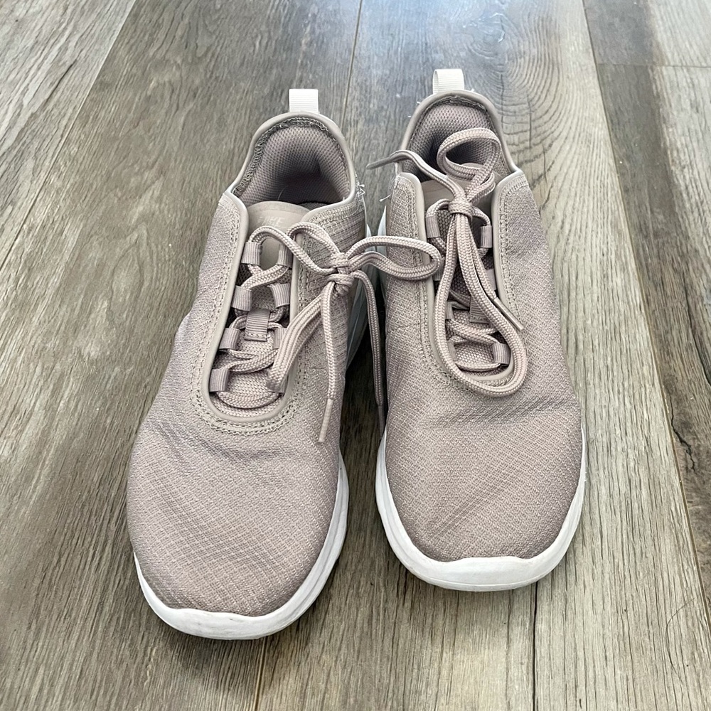 Barely used Nike women’s shoes size 8.5